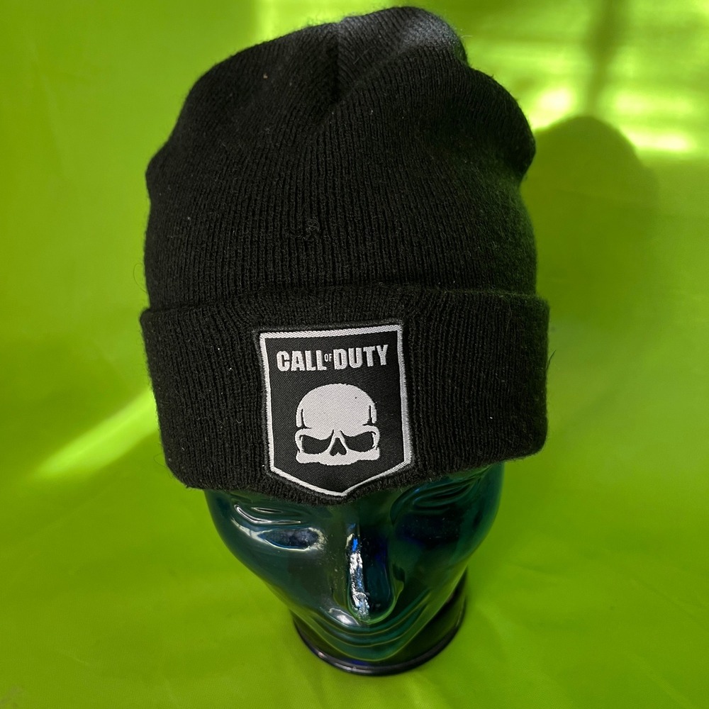 Call of Duty Black Beanie Hat Activision 2017 Skull Patch Cuffed Knit OSFM